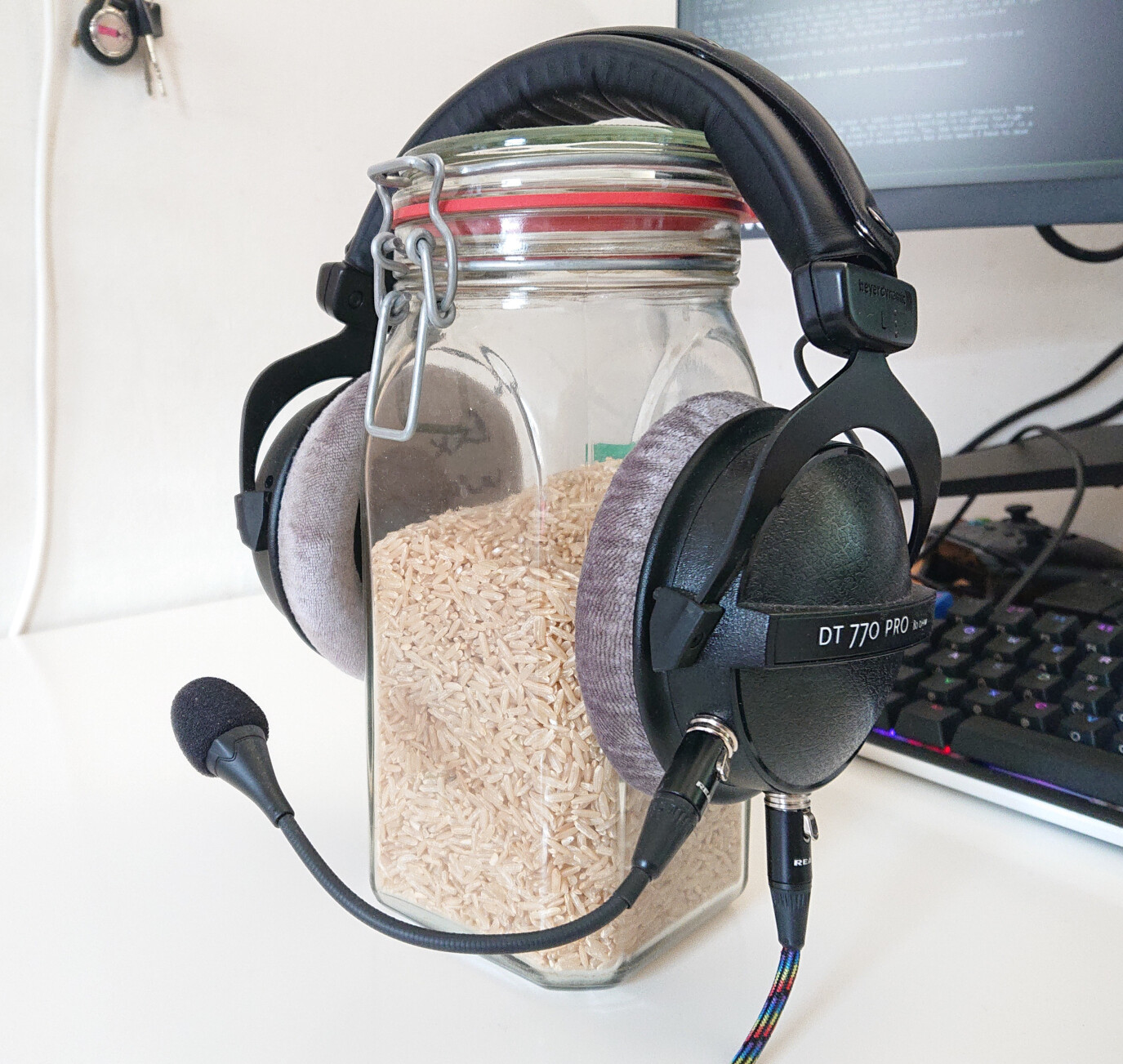 Picture of the DT 770 Pro headset modification on a jar of rice.